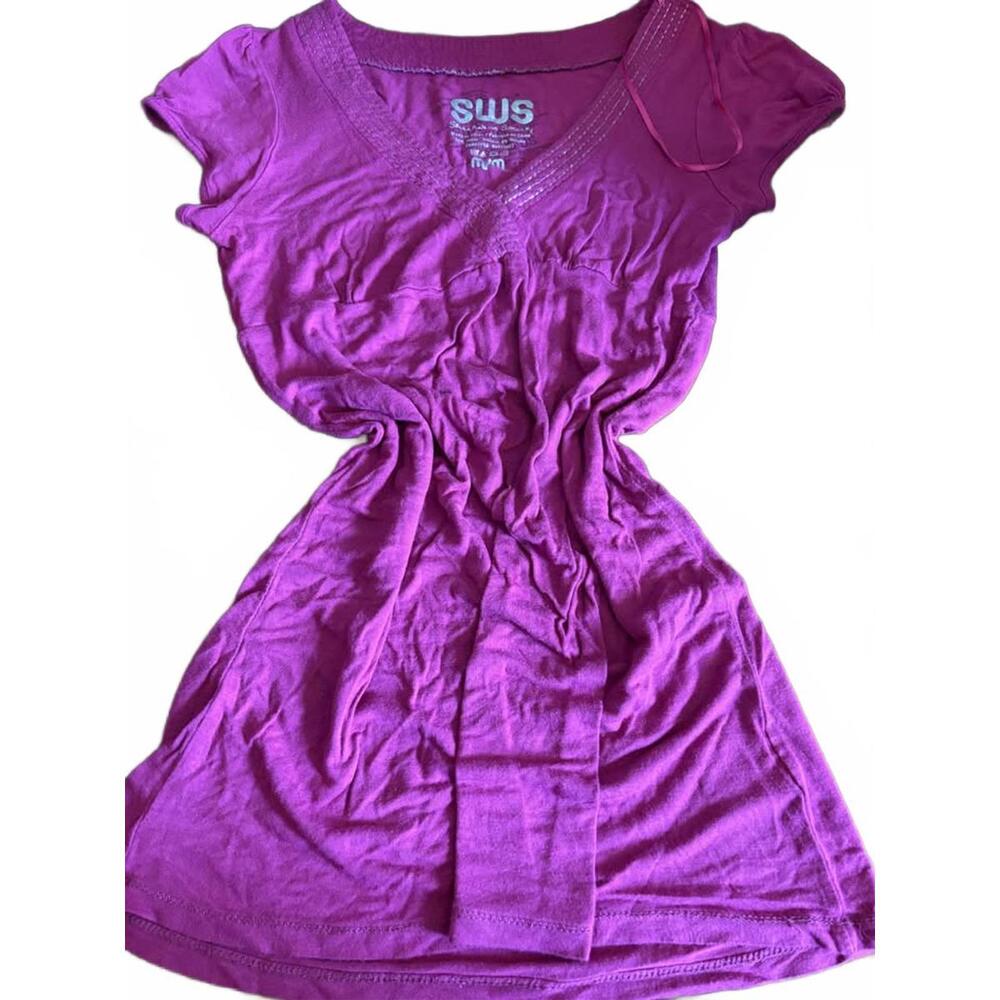 vintage y2k sws pink t-shirt w/ v-neck detailing – size medium